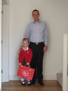 Far og Cille på første skoledag