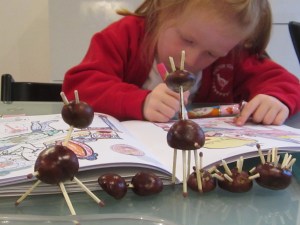 Kastanjedyr lavet med Mormor og de sidste krampetrækninger i malebogen