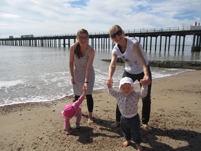 På stranden m Fam Nissen 4