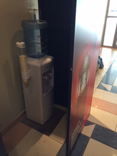 Lille aflukke, hvor ikke-fastende kan drikke vand under Ramadan i vores fitnesscenter