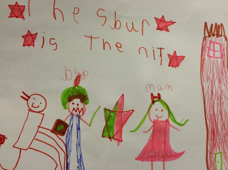 The knight is the star. Far redder Mor fra en frygtelig drage. Hvor er han galant.