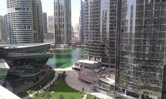 bonnington-jumeirah-lakes